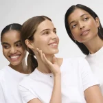 محافظ صورت درخشان کننده روزانه اوپتیمالز با SPF50 - Image 8